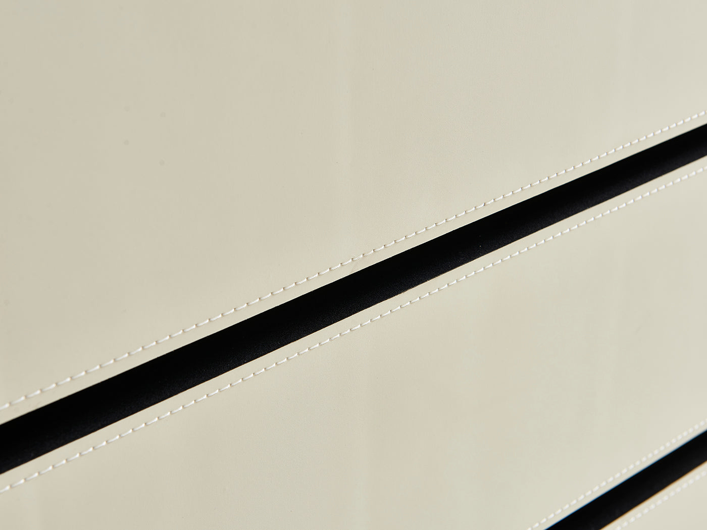 Modern dressing table, premium saddle leather exterior