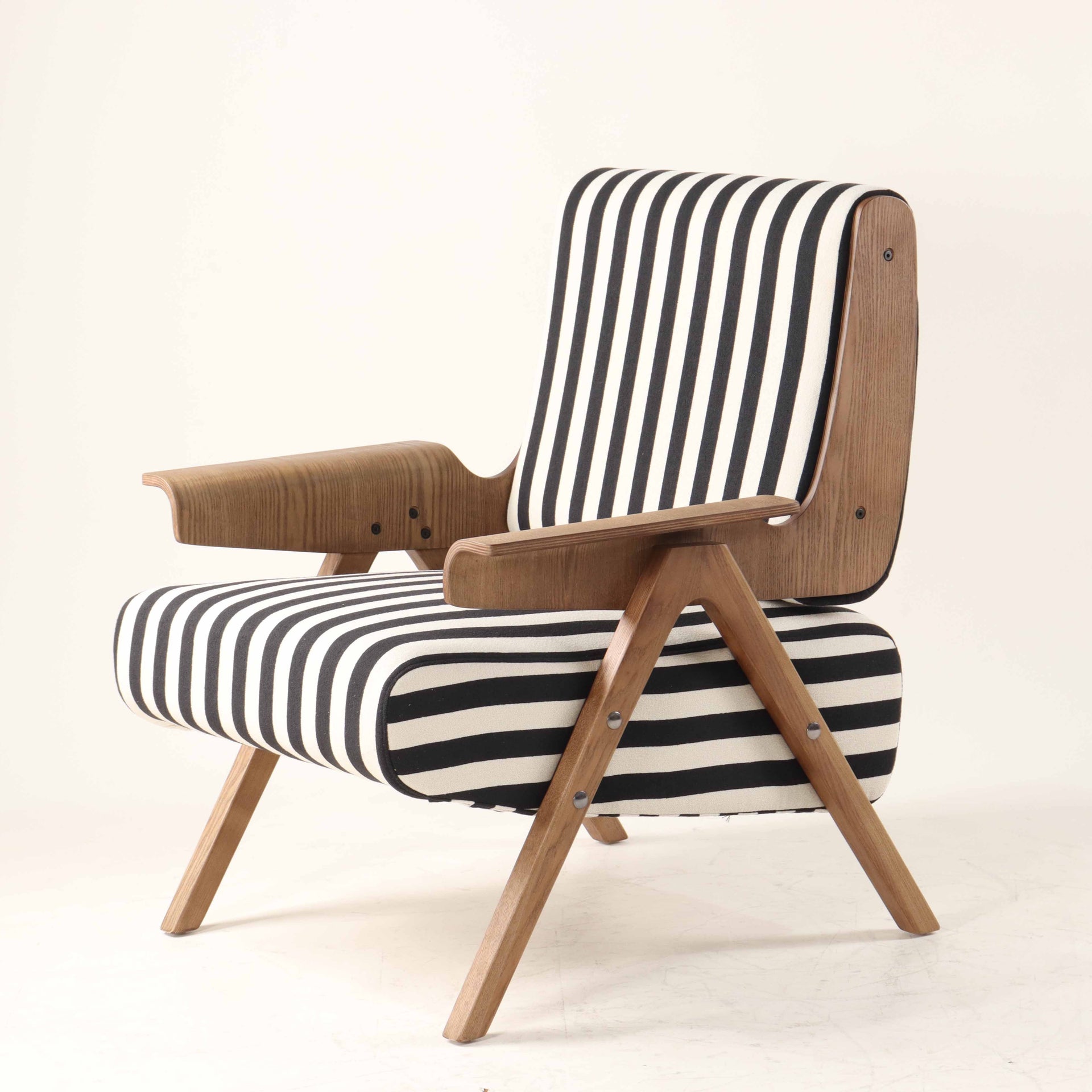 White Ash Wood & Linen Accent Chair - Suits Any Leisure Corner
